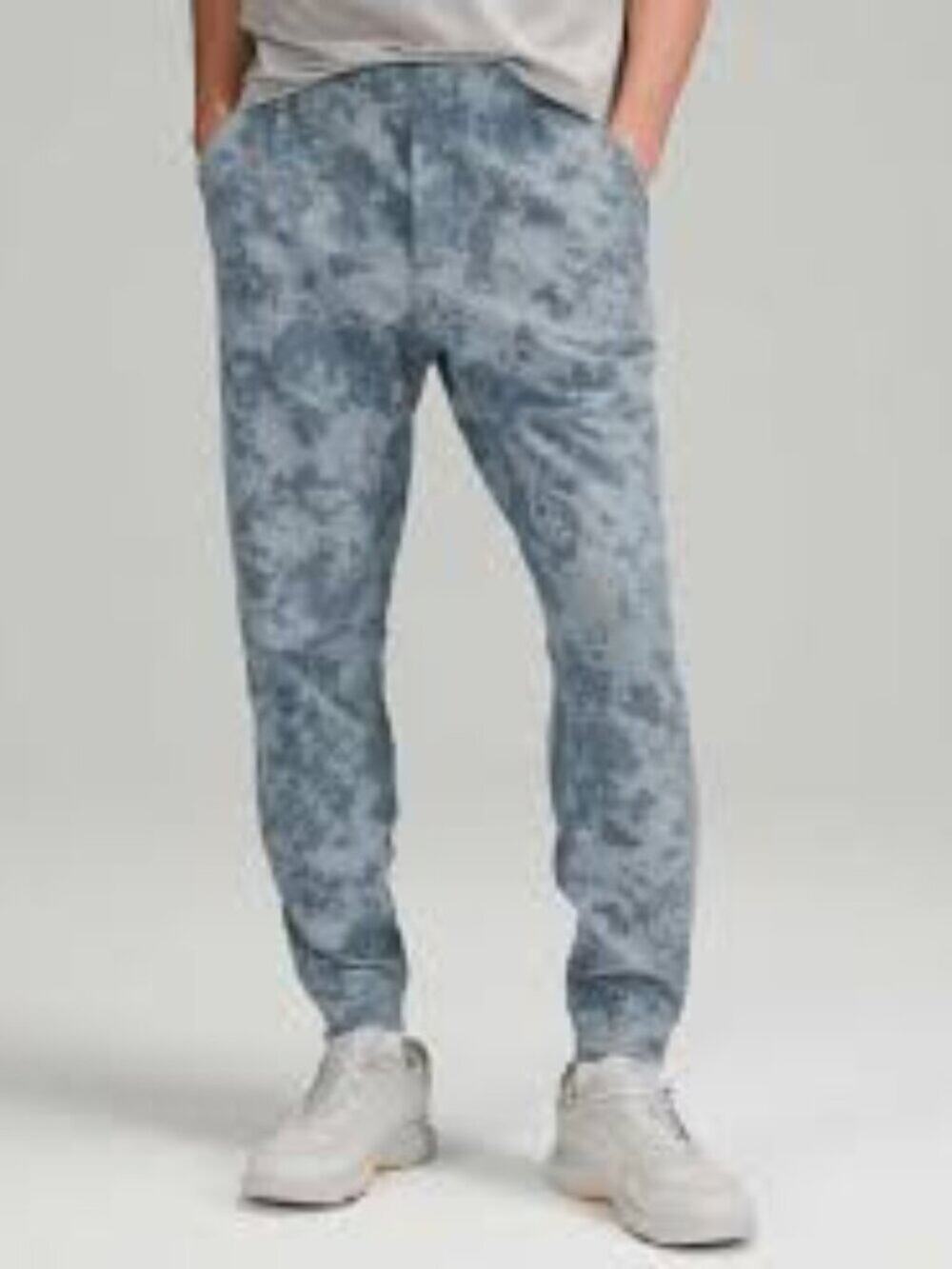 Lululemon Like New City Men's M Blue Cloud-Camo Print 3 Pocket Jogger Pants